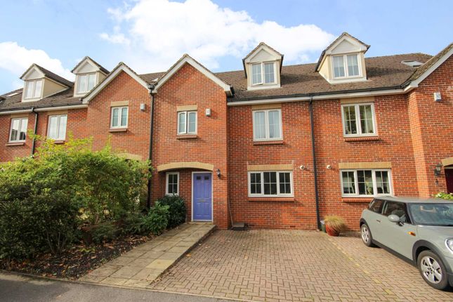 Town house for sale in Darwin Place, Bracknell