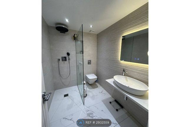 Greencroft Avenue, Ruislip photo 3