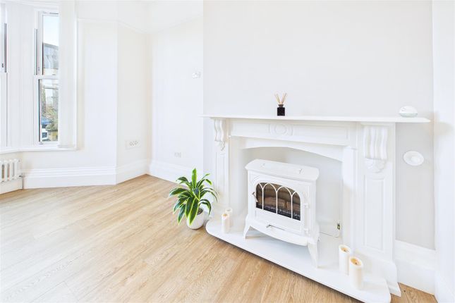 Flat 3, Chilthorne, 15, St Johns Road, Clevedon photo 3
