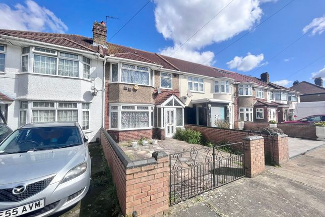 Terraced house for sale in Chaucer Avenue, Hounslow