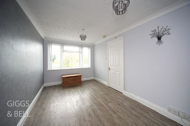 Semi-detached house for sale in Swasedale Road, Luton, Bedfordshire