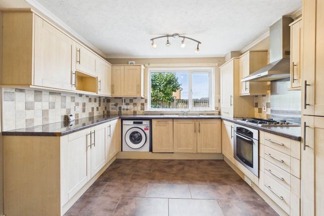 32, Ness Avenue, Johnstone photo 4