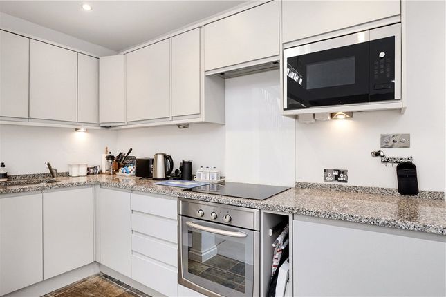 2A,, Joubert Mansions, London photo 4