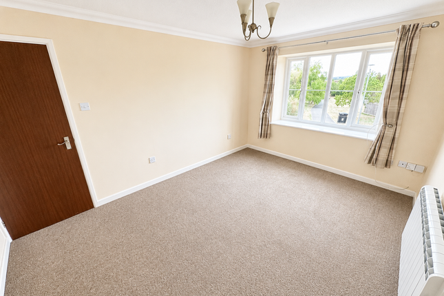 28, Hyde Court, Yeovil photo 2