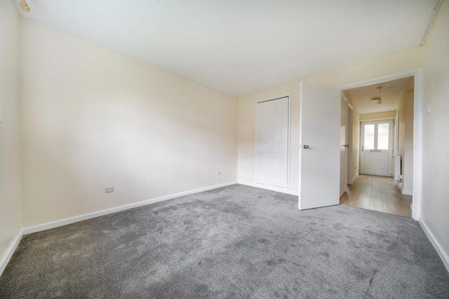 Flat for sale in Moorland Road, Witney
