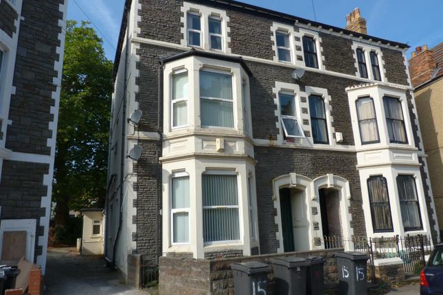 Flat to rent in Richmond Crescent, Roath, Cardiff