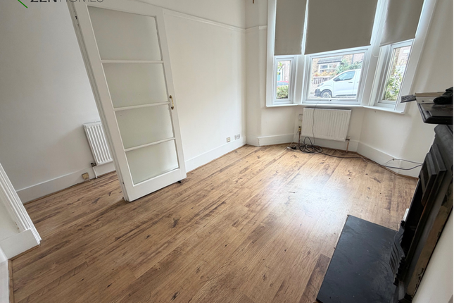 28 Siddons Road, Croydon photo 3