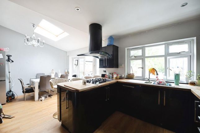 2, Little Aston Road, Romford photo 4