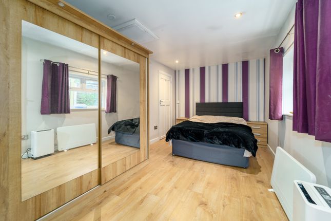 Bedroom In Bungalow 2