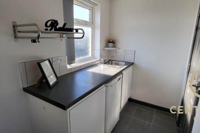 50, Sedgwick Avenue, UXBRIDGE photo 3
