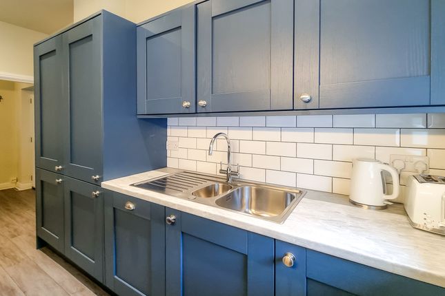 Flat 3, 8-10 Cheltenham Mount, Harrogate photo 4