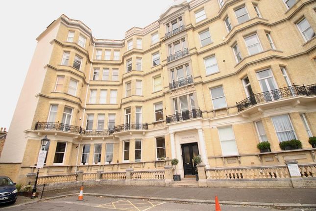 Thumbnail Flat to rent in Grand Avenue Mansions, Hove, East Sussex