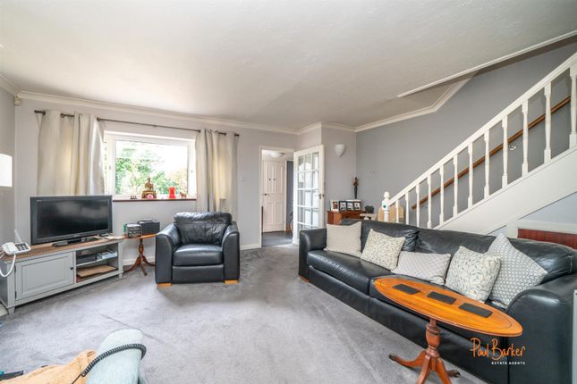 Property for sale in Upton Close, Park Street, St. Albans