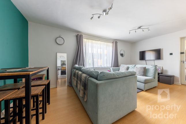 2, Manor Court, Norwich photo 4