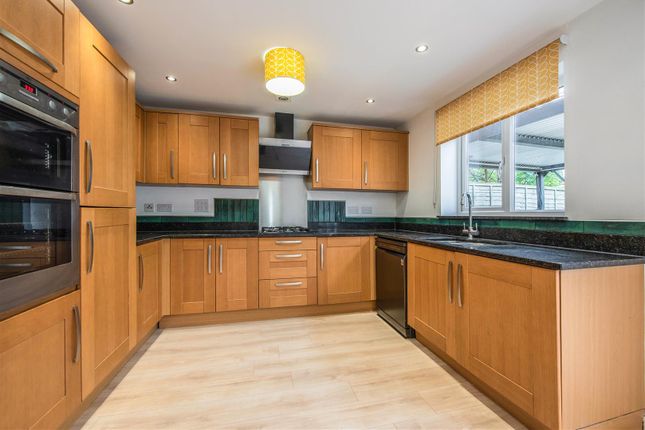 11, Scythe Close, Andover photo 3