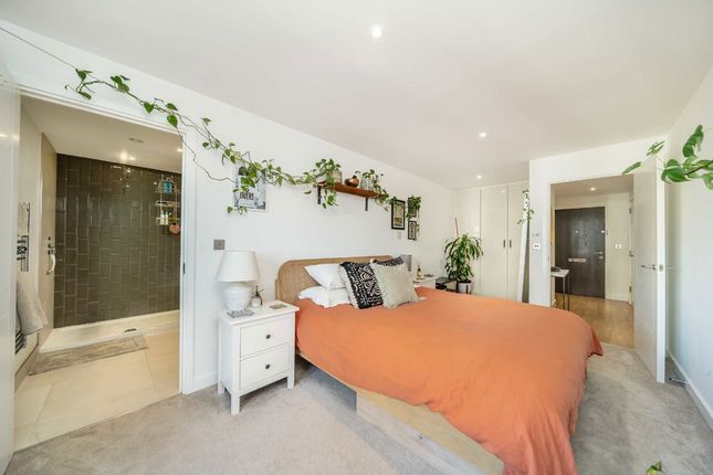 Flat 41, Cornelia House, 3, Caversham Road, London photo 3