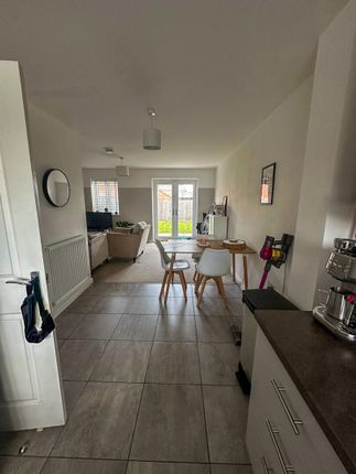 15, Gilbert Road, Leicester photo 5