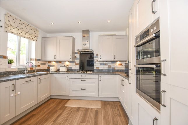 24, Bronte Grove, Reading photo 2