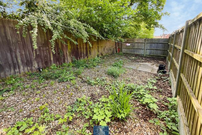 32, Shirlett Close, Coventry photo 4