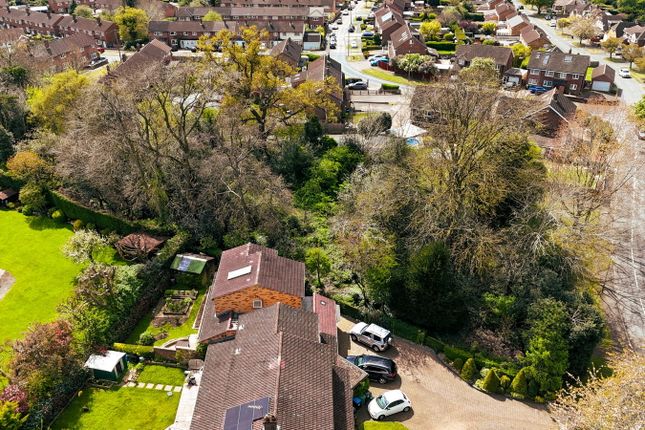 138, Chambersbury Lane, Hemel Hempstead photo 2