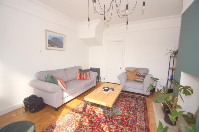 11, Wentworth Terrace, Leeds photo 4