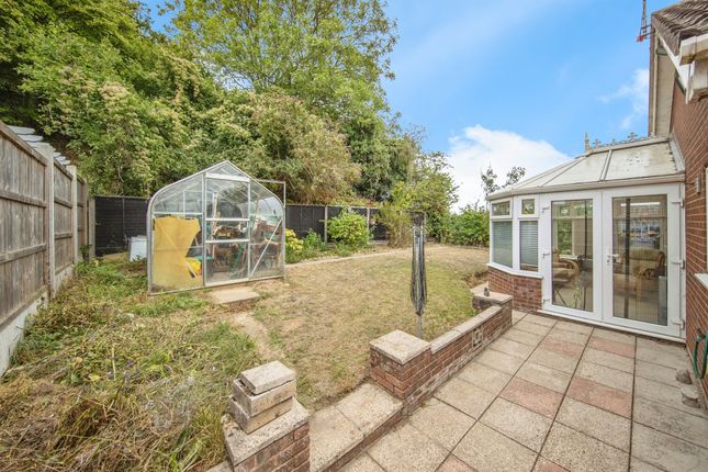 22, Chequers Rise, Ipswich photo 2