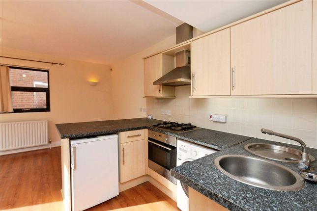 Flat 2 Victoria House, High Street, Sandhurst photo 3