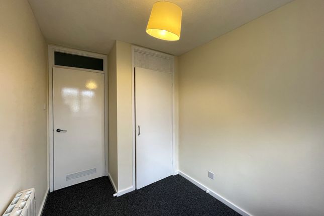 Triplex to rent in Oddingley Court, Birmingham, West Midlands