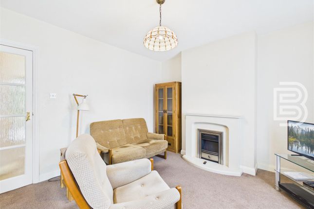 27, Heath Way, Rugby photo 3