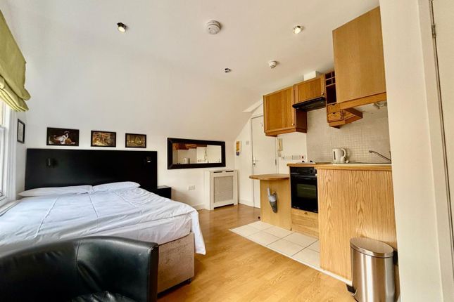 *27 350, Finchley Road, London photo 4