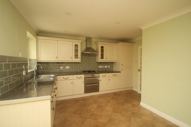 Springfield Way, Harrogate photo 4