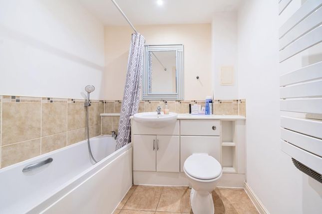 Flat for sale in Feltham High Street, Hounslow