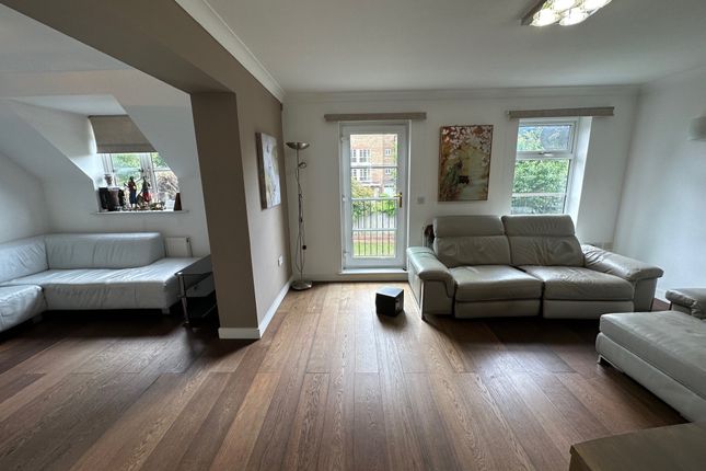 5, Goodhall Close, Stanmore photo 4
