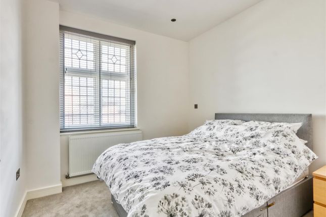 Flat for sale in Apartment 6, The Gates, Knifesmithgate, Chesterfield, Derbyshire