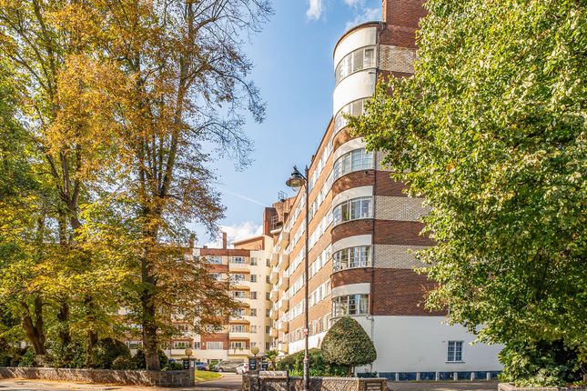 Flat 19 Third Floor, Northwood Hall Hornsey Lane, London photo 4