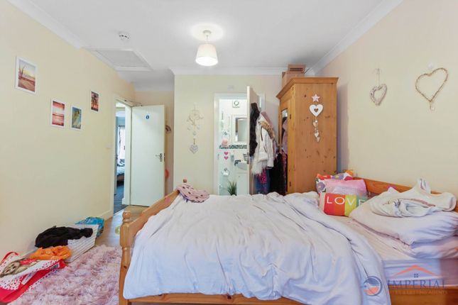 203, Coldharbour Lane, Hayes photo 4