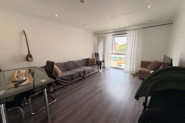 58 Mintern Close, Hedge Lane, London photo 2