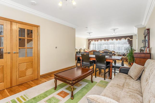 28, Templeton Avenue, Chingford photo 4