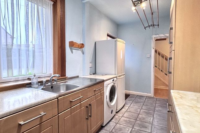 52 Park Road, Rosyth photo 3