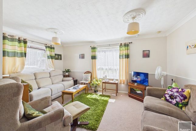 67, Woodhill Rise, Norwich photo 2