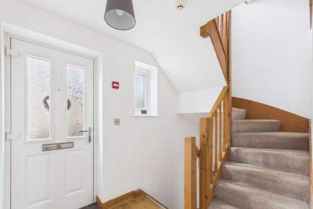 4 Nelson Close, Matlock photo 2