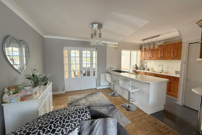 26, Elgin Avenue, Ashford photo 3