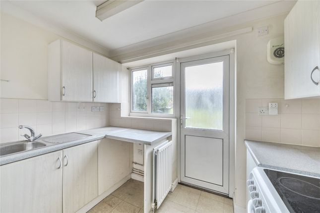 12, Woodside, Surrey photo 4