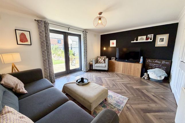 8, Mayflower Crescent, Castleford photo 2