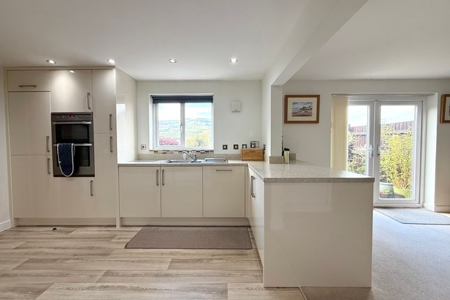7 Llys Y Coed, Aberdare photo 4