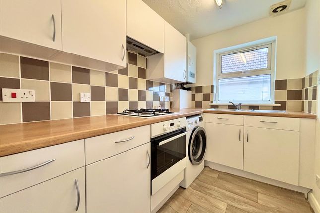 5 Rose Day Court, Tennyson Road, Freshwater photo 4