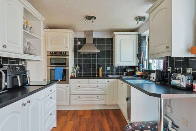 42, Pimpern Close, Dorset photo 4