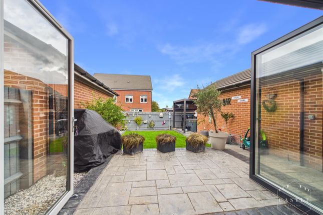 60, Westfield Avenue, Leicester photo 4