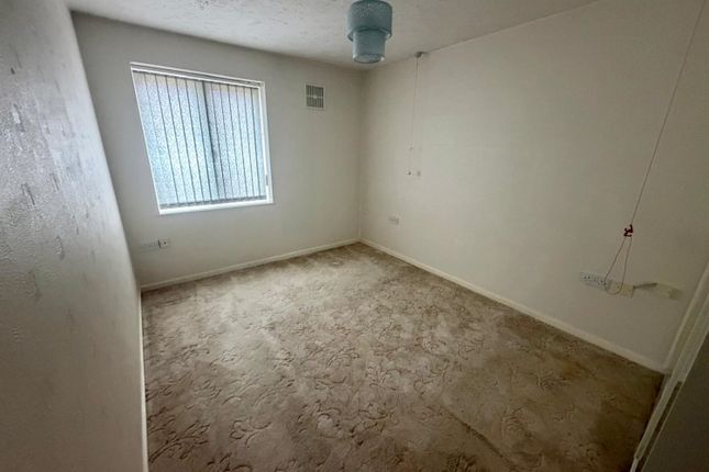 20, Orchid Court Albany Place, Egham photo 4