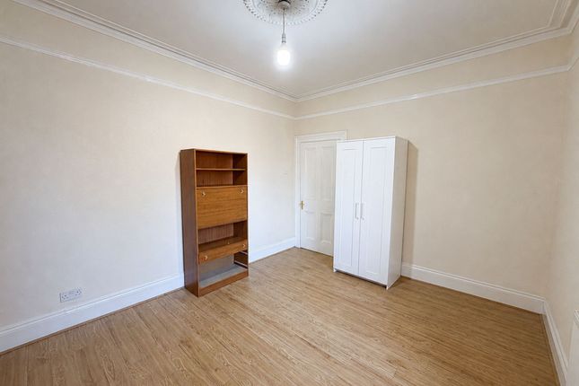 83 Cambridge Road, Ilford photo 4